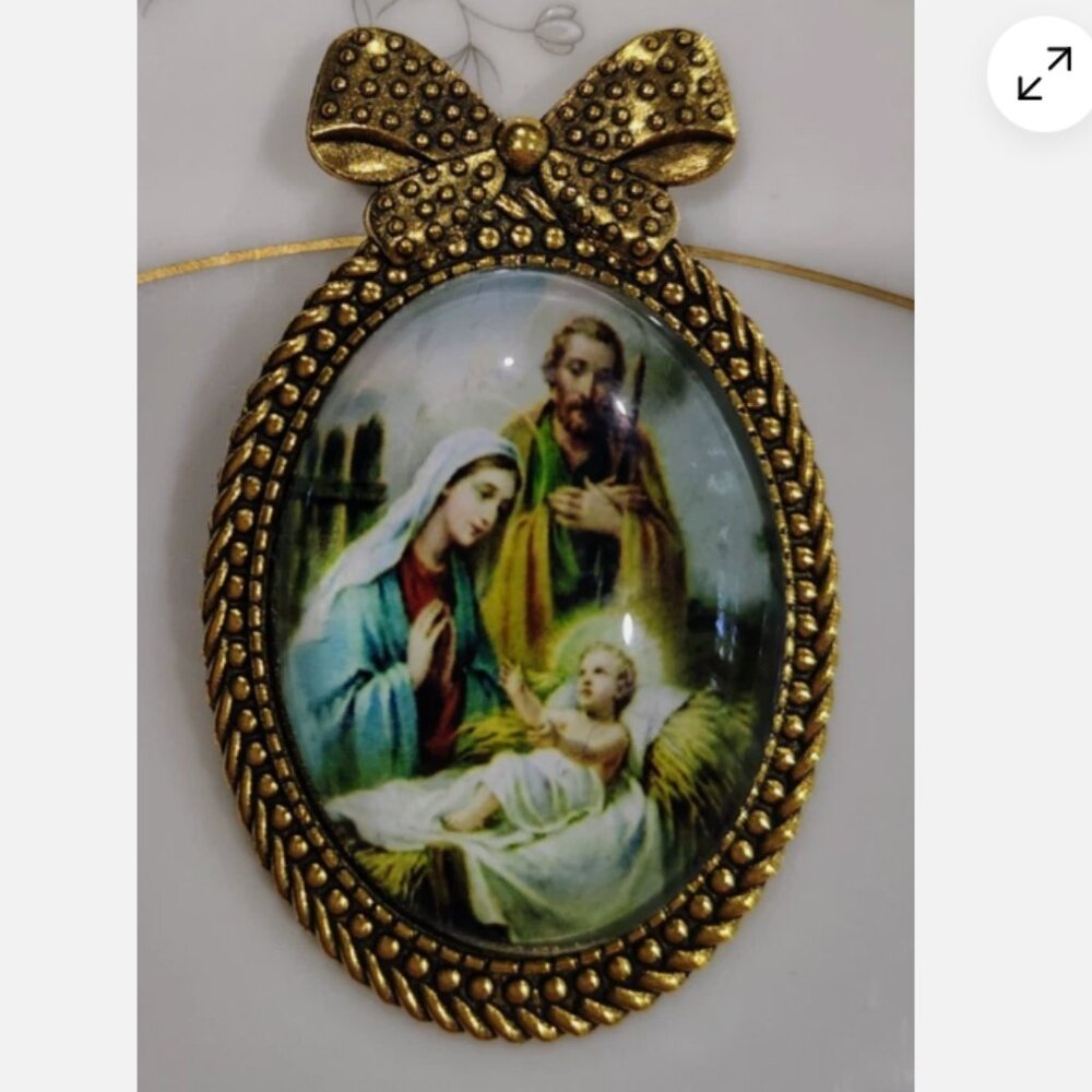 Vtg to MOD Holy Family Glass Domed Cameo Brooch Pendant Gold Christmas - Picture 8 of 8